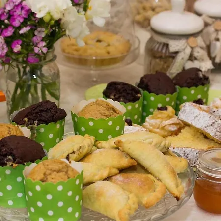 San Lorenzo לינה וארוחת בוקר 4*